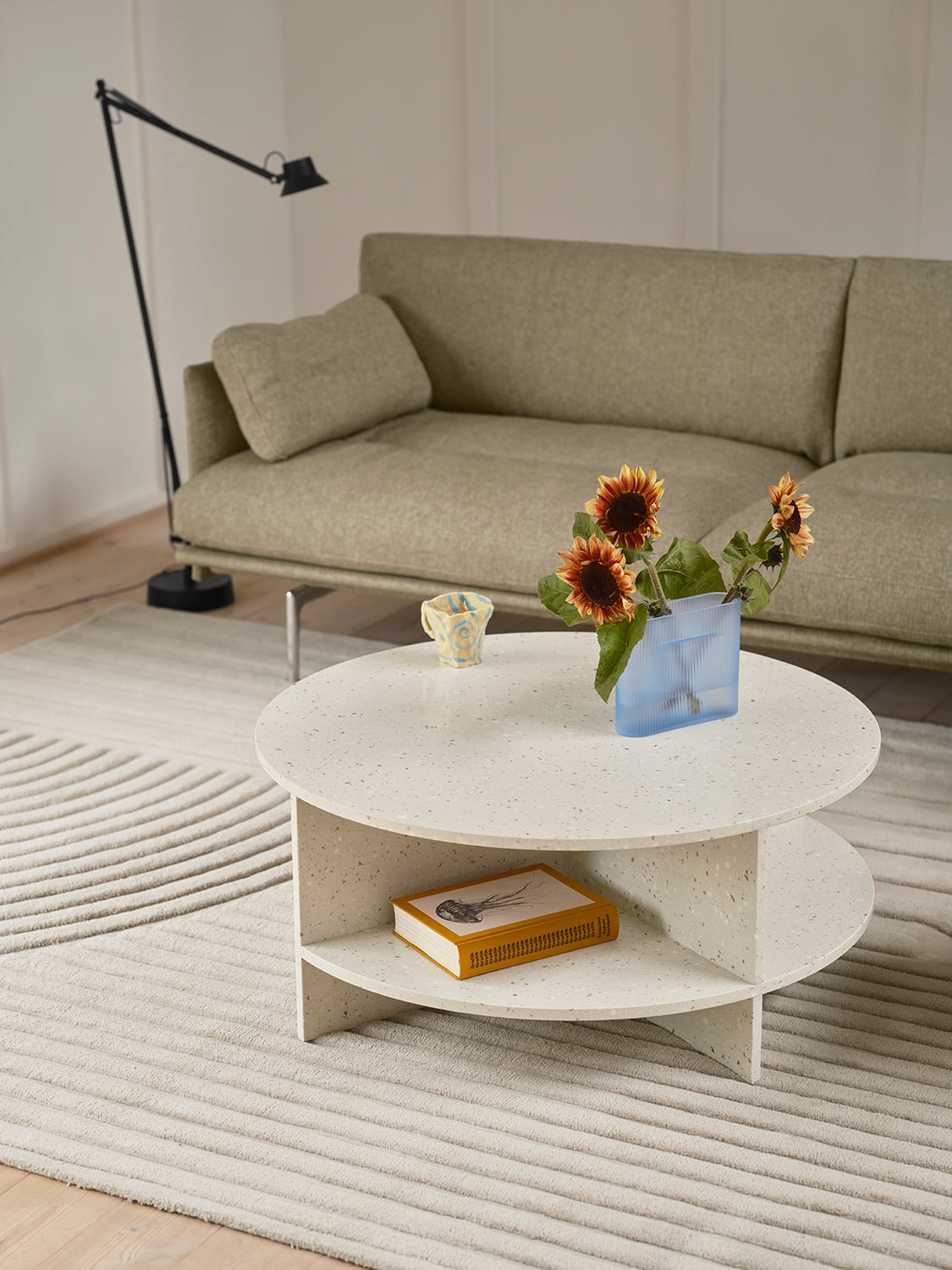 /cdn-cgi/image/width=1500,quality=85,format=auto/globalassets/content-media/images/01.-lifestyle-images/january-26/outline-soft-3-seater-clay-15-alu-halves-coffee-table-off-white-dedicate-floor-lamp-relevo-off-white-low-res.jpg