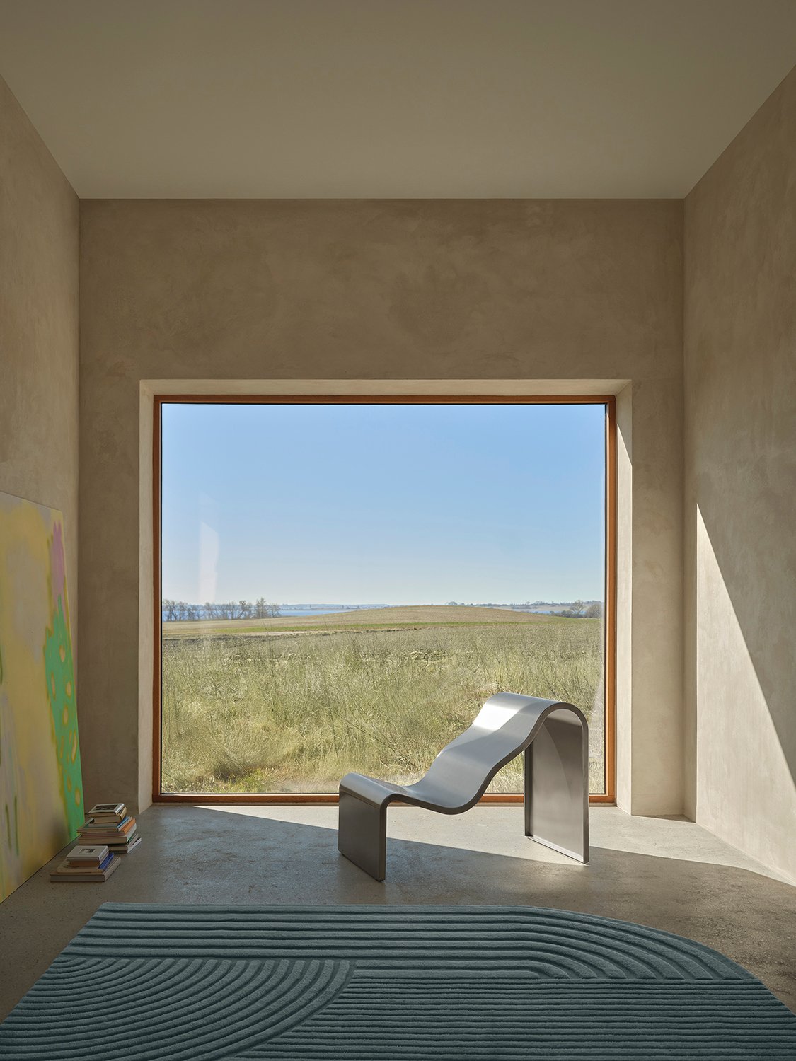/cdn-cgi/image/width=1500,quality=85,format=auto/globalassets/content-media/images/01.-lifestyle-images/september-25/dream-view-bench-60-relevo-rug-sage-green-low-res.jpg