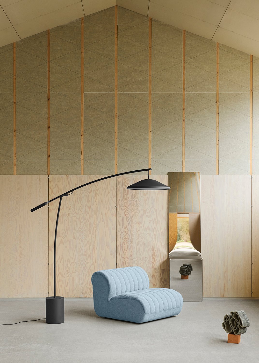 /cdn-cgi/image/width=1500,quality=85,format=auto/globalassets/content-media/images/01.-lifestyle-images/september-26/coltre-center-module-a-hearth-12-contra-floor-lamp-anthracite-black-pleat-mirror-low-res.jpg