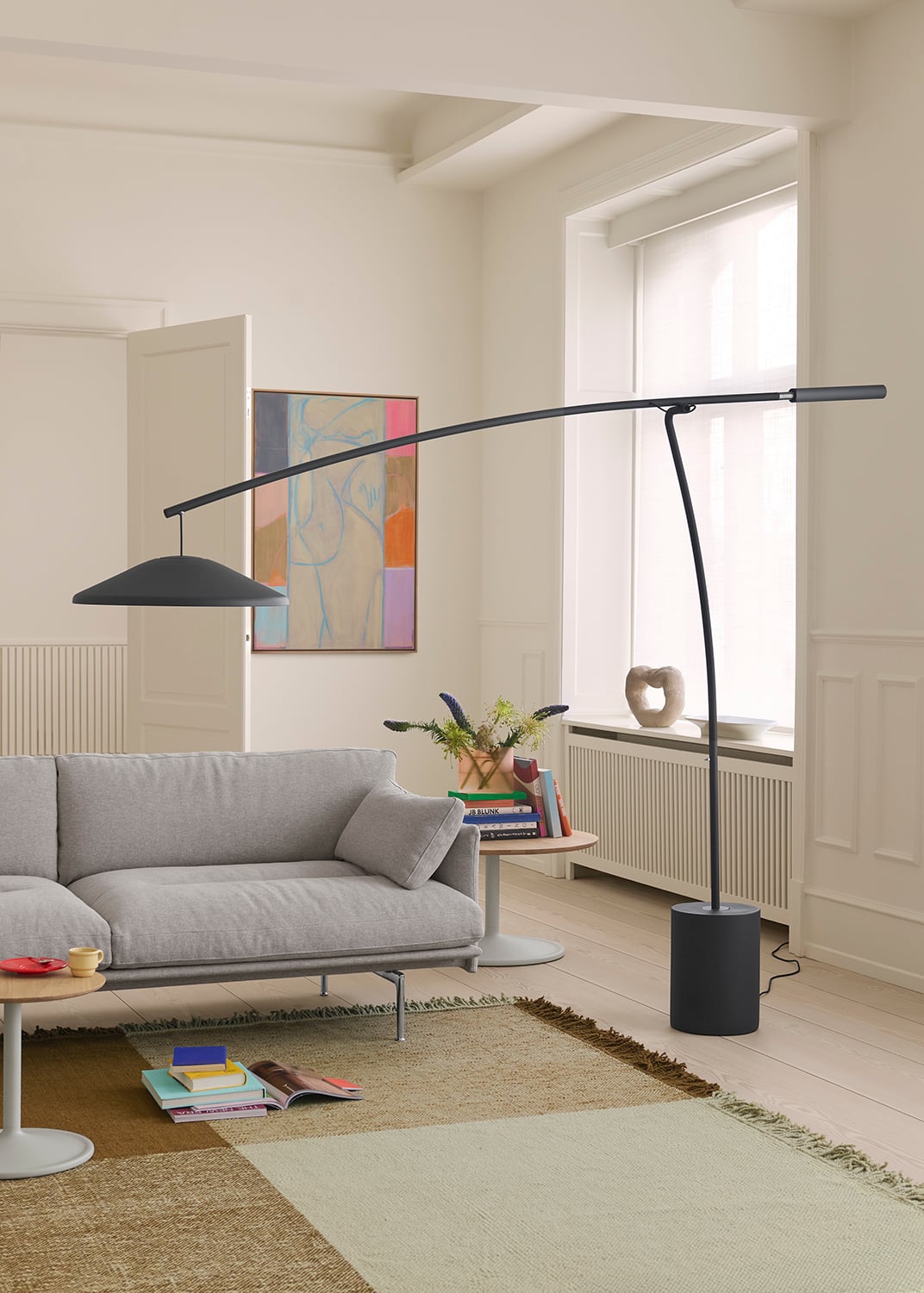 /cdn-cgi/image/width=1500,quality=85,format=auto/globalassets/content-media/images/01.-lifestyle-images/september-26/contra-floor-lamp-outline-soft-3-seater-clay-12-polished-alu-verso-rug-pale-green-warm-brown-soft-low-res.jpg