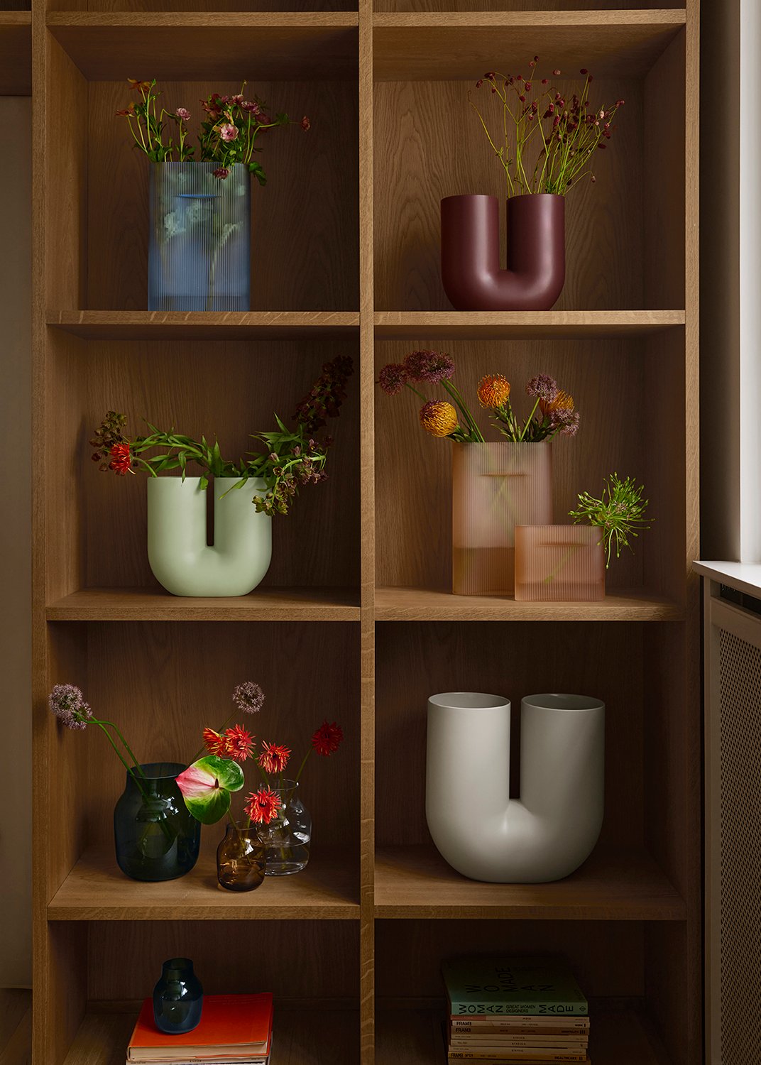 /cdn-cgi/image/width=1500,quality=85,format=auto/globalassets/content-media/images/01.-lifestyle-images/september-26/vases-ridge-light-blue-light-orange-kink-deep-red-light-green-sand-silent-dark-green-clear-burnt-orange-low-res.jpg