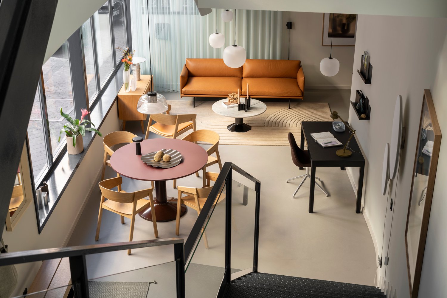 /cdn-cgi/image/width=1500,quality=85,format=auto/globalassets/content-media/images/about/madrid-showroom/madrid-showroom-muuto-med-res-5.jpg