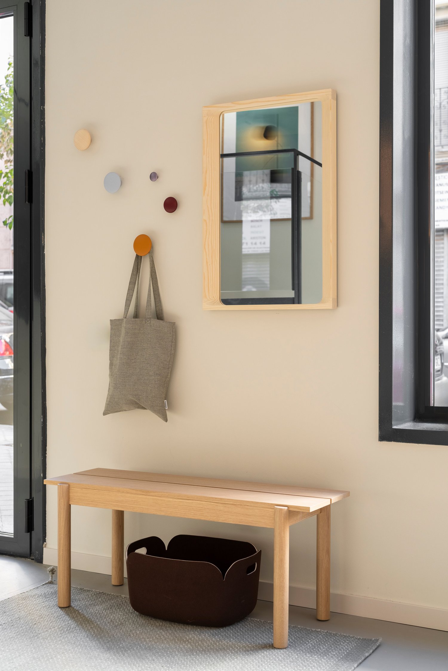 /cdn-cgi/image/width=1500,quality=85,format=auto/globalassets/content-media/images/about/madrid-showroom/madrid-showroom-muuto-med-res-9.jpg