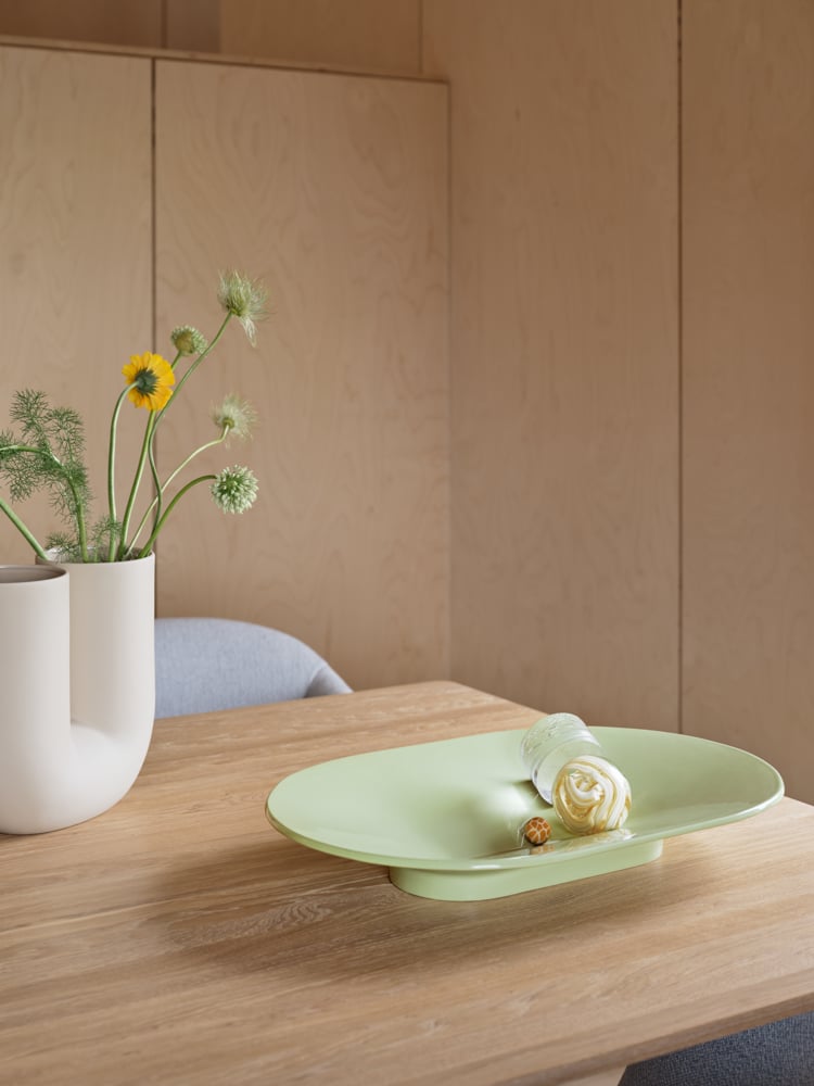 mere-bowl-light-green-70-70-oak-255x108-fiber-soft-armchair-ecriture-710-kink-muuto-org.png