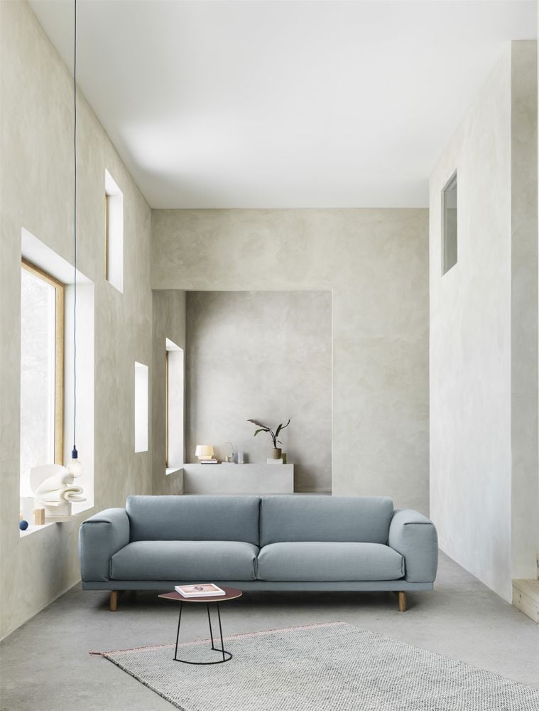 /cdn-cgi/image/width=1500,quality=85,format=auto/globalassets/content-media/images/ar/rest-3-seater-strio-713-airy-half-plum-e27-pale-blue-cosy-in-white-mimic-nude-ply-org_150-1.jpg
