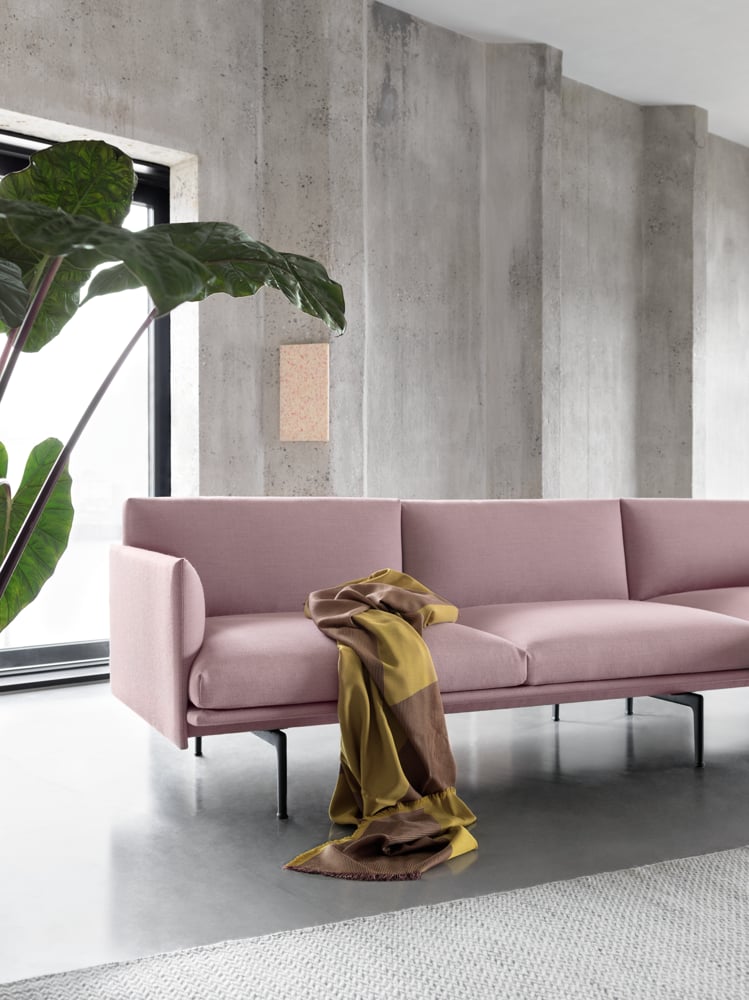 /cdn-cgi/image/width=1500,quality=85,format=auto/globalassets/content-media/images/ar/sofas-uk/outline-chaise-longue-fiord-551-sway-ply-org.png