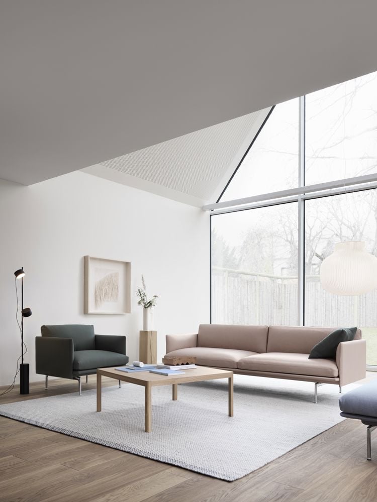 /cdn-cgi/image/width=1500,quality=85,format=auto/globalassets/content-media/images/configurator/outline-3-seater-beige-refine-leather-studio-chair-twill-weave-990-workshop-table-post-lamp-ply-muuto-muuto-org.jpg