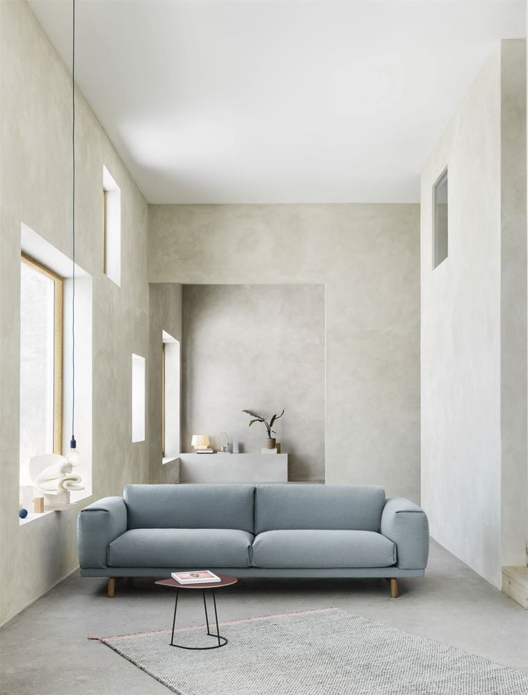 /cdn-cgi/image/width=1500,quality=85,format=auto/globalassets/content-media/images/configurator/rest-3-seater-strio-713-airy-half-plum-e27-pale-blue-cosy-in-white-mimic-nude-ply-org_150-1.jpg