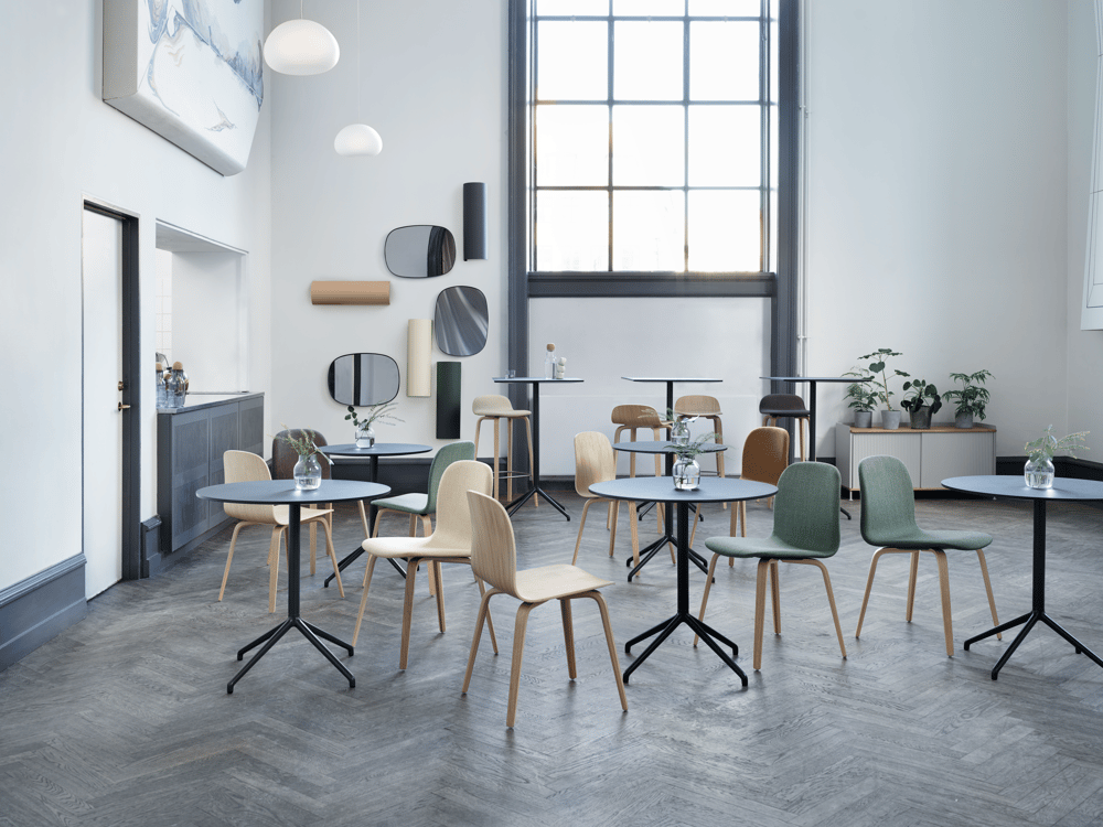 /cdn-cgi/image/width=1500,quality=85,format=auto/globalassets/content-media/images/configurator/visu-chair-bar-stool-canvas-926-414-424-674-still-cafe-silent-framed-corky-fluid-enfold-horizontal-muuto-org.png