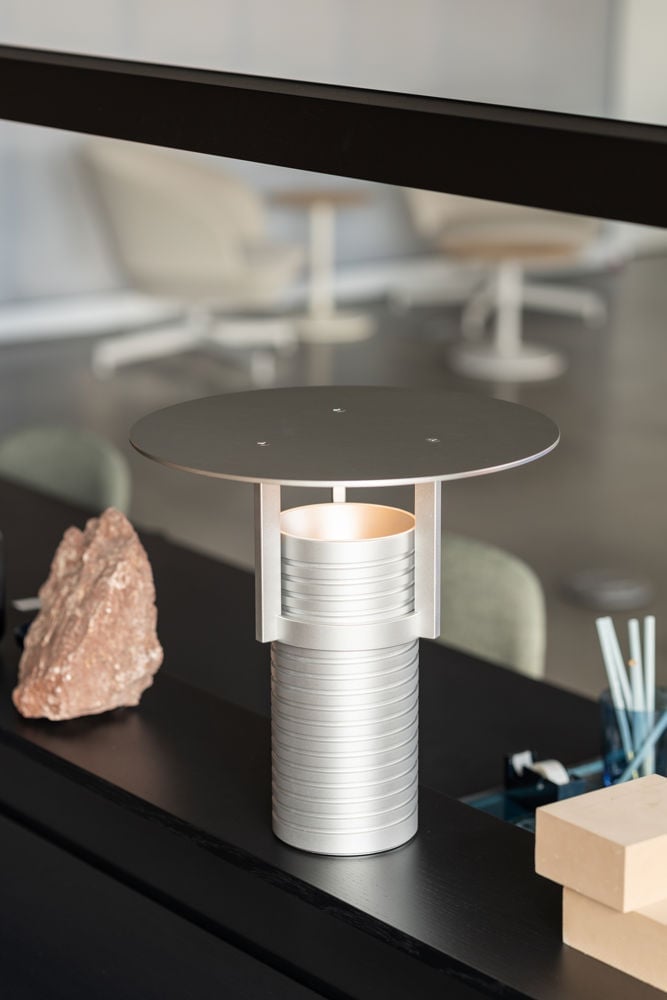 /cdn-cgi/image/width=1500,quality=85,format=auto/globalassets/content-media/images/design-days/agile-workspaces-ii/chicago-neocon-muuto-2024-low-res-102.jpg
