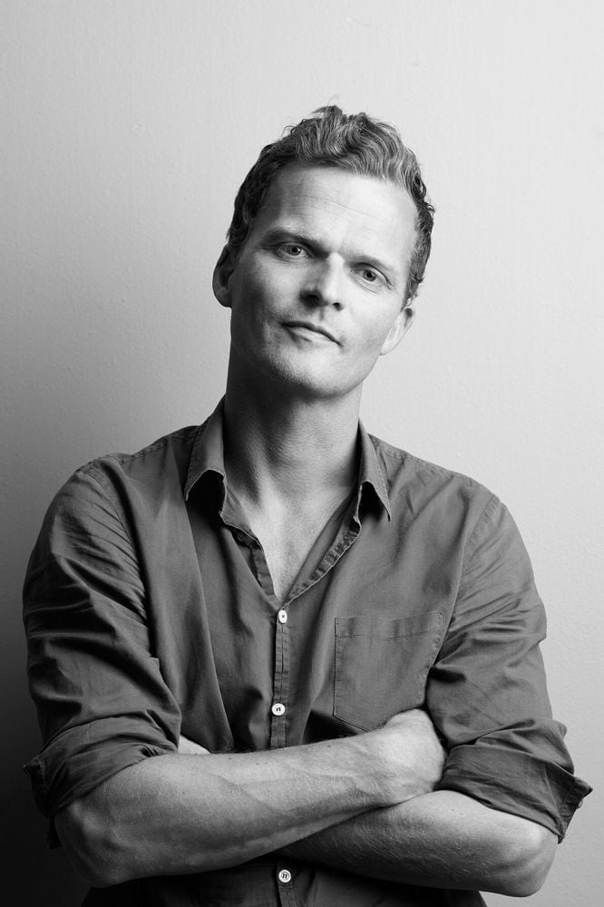 /cdn-cgi/image/width=1500,quality=85,format=auto/globalassets/content-media/images/designer/andreas-engesvik/andreas-engesvik-portrait-muuto-23-roll-up-image.jpg