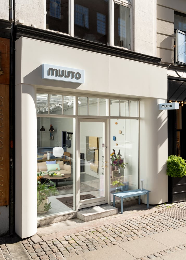 /cdn-cgi/image/width=1500,quality=85,format=auto/globalassets/content-media/images/neuroaesthetics/cph-flagship-store-muuto-may-2024-hi-res-49.png
