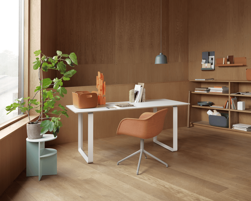 /cdn-cgi/image/width=1500,quality=85,format=auto/globalassets/content-media/images/pdp/7070-table/fiber-arm-chair-swivel-remix-2-452-7070-table-halves-side-table-grain-folded-restore-platform-tray-muuto-org-54-image.png