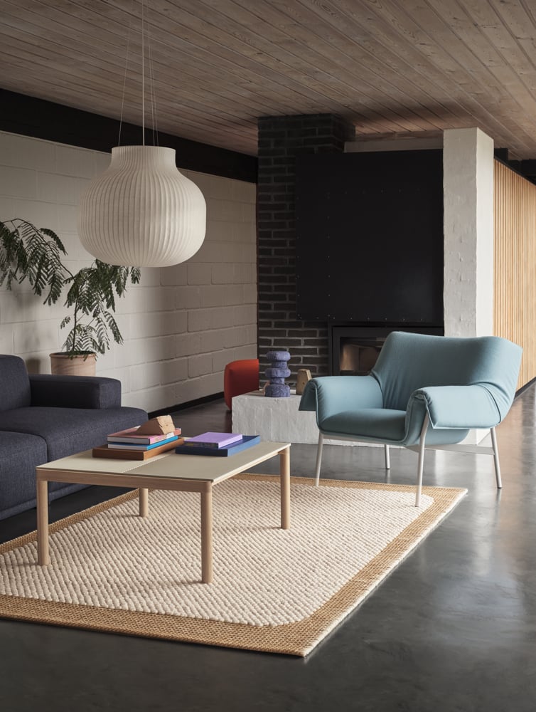 connect-soft-3-seater-config-1-ecriture-780-wrap-lounge-chair-hero-732-grey-couple-80x84x40-wavy-plain-sand-oak-echo-vidar-542-pebble-170x240-burnt-orange-muuto-org.png
