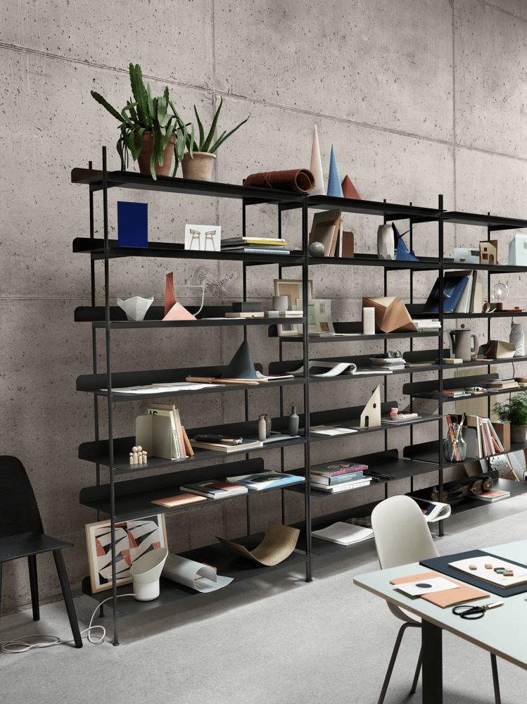 /cdn-cgi/image/width=1500,quality=85,format=auto/globalassets/content-media/images/plp/compile-shelving/compile_black_side_nerd_fiberside_7070.png
