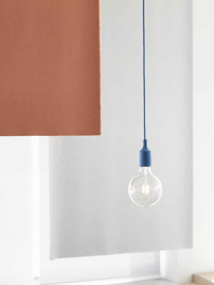 /cdn-cgi/image/width=1500,quality=85,format=auto/globalassets/content-media/images/plp/lighting/e27-pr-pale-blue-muuto-org.png