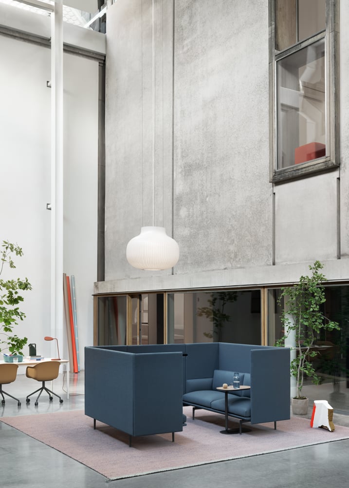 /cdn-cgi/image/width=1500,quality=85,format=auto/globalassets/content-media/images/plp/lighting/outline-highback-panel-vidar-733-relate-strand-lamp-fiber-arm-chair-ply-rug-tub-jug-leaf-muuto-org.png