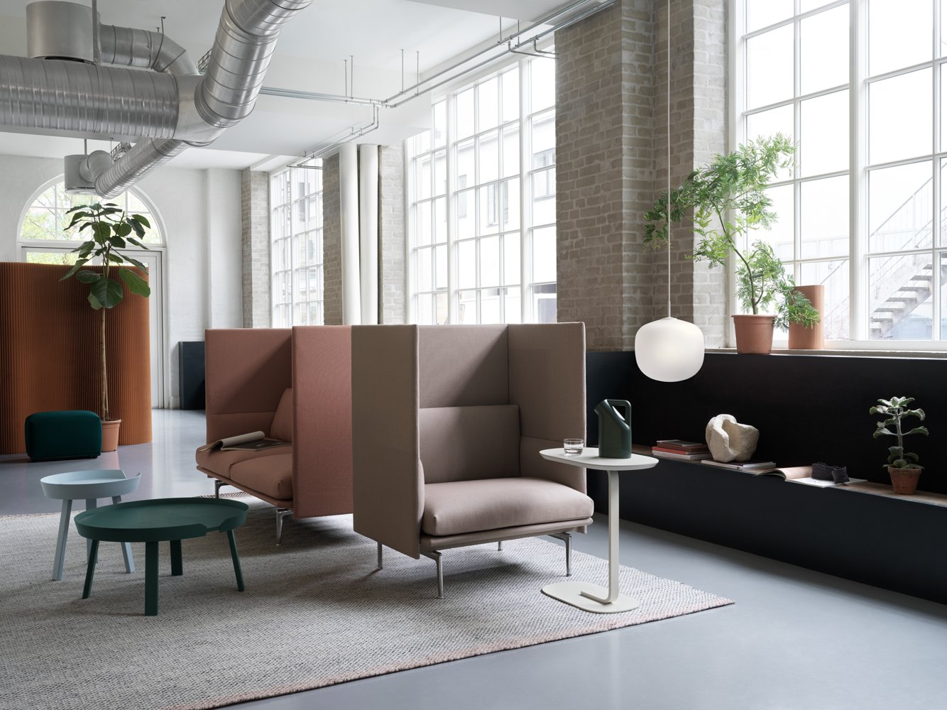 outline-highback-1-seater-twill-weave-230-2-seater-twill-weave-530-around-relate-rime-pendant-v2-muuto-org.png