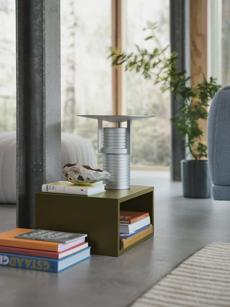 /cdn-cgi/image/width=1500,quality=85,format=auto/globalassets/content-media/images/plp/storage/small-storage/set-table-lamp-stacked-small-brown-green-relevo-off-white-five-pouf-rest-hearth-12-muuto-org.png