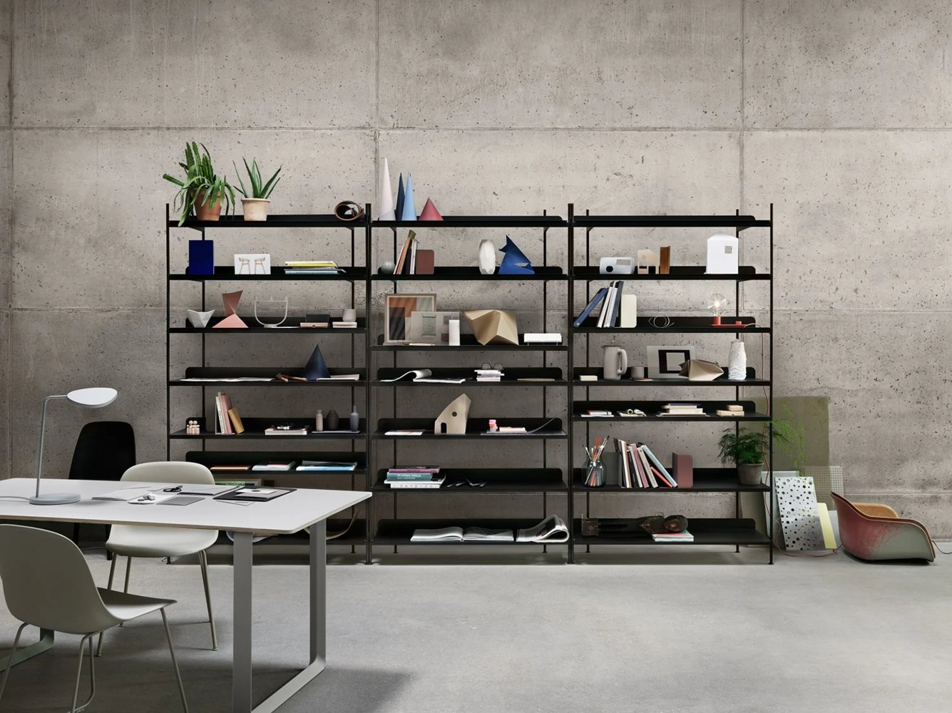/cdn-cgi/image/width=1500,quality=85,format=auto/globalassets/content-media/images/products/shop-by-family/compile-shelving/background-9.png
