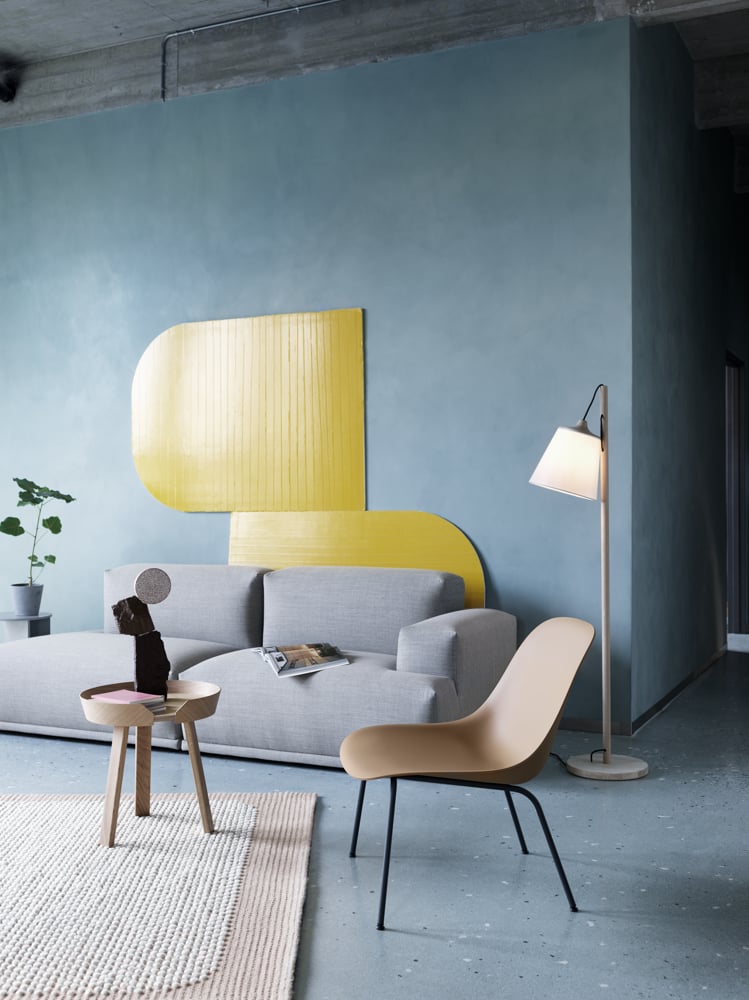 /cdn-cgi/image/width=1500,quality=85,format=auto/globalassets/content-media/images/products/shop-by-family/fiber-chair-family/slider/fiber-lounge-tube-base-ochre-connect-pebble-rug-pale-rose-around-pull-halves-muuto-org.png