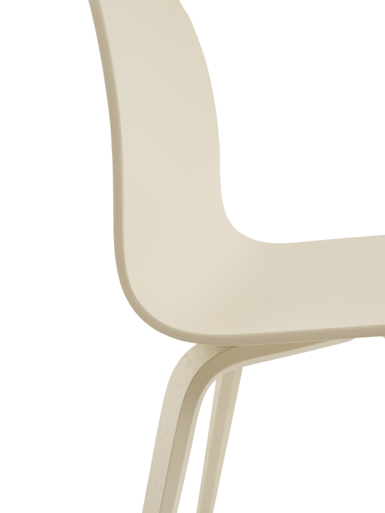 /cdn-cgi/image/width=1500,quality=85,format=auto/globalassets/content-media/images/products/shop-by-family/visu-chair-family/visu-chair-sand-detail-muuto-5000x6667-hi-res.png