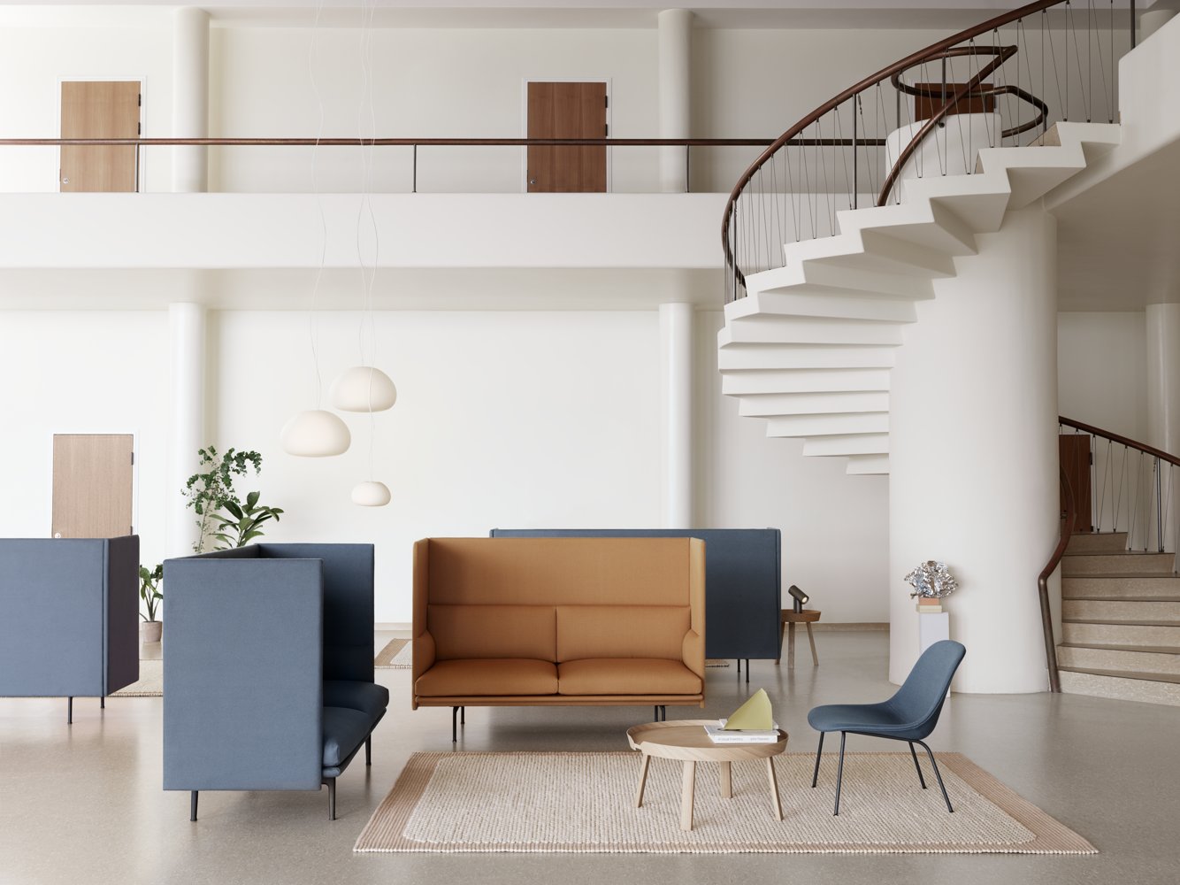 /cdn-cgi/image/width=1500,quality=85,format=auto/globalassets/content-media/images/products/sofas/highback/outline-highback-pebble-fiber-lounge-around-fluid-wide-muuto-org.png