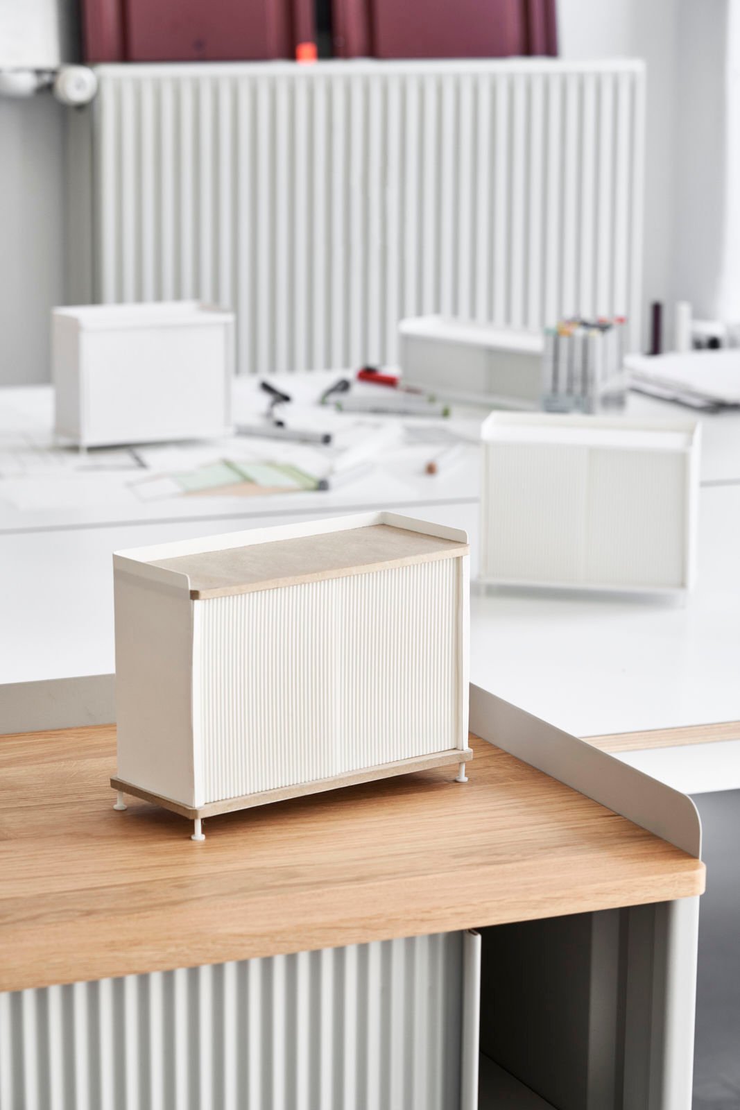 /cdn-cgi/image/width=1500,quality=85,format=auto/globalassets/content-media/images/stories/complementing-contrasts-enfold-sideboard/thomas-bentzen---enfold-sideboard---11.jpg