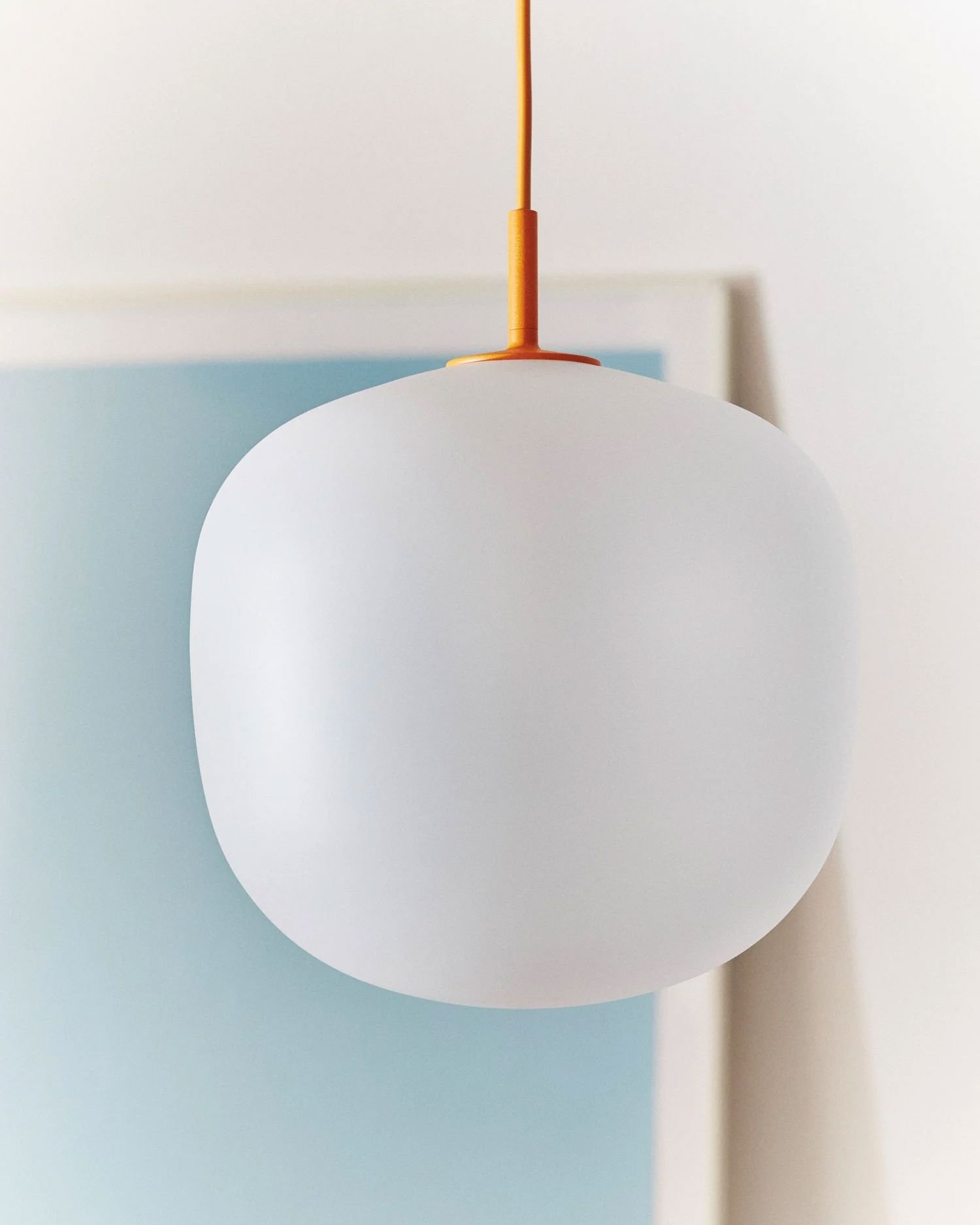 /cdn-cgi/image/width=1500,quality=85,format=auto/globalassets/content-media/images/stories/creating-an-illuminating-atmosphere/rime-pendant-lamp_2271_optimized.jpg