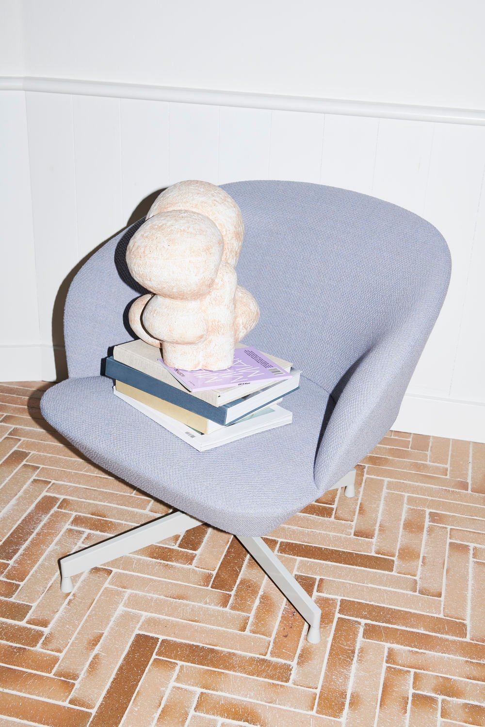 /cdn-cgi/image/width=1500,quality=85,format=auto/globalassets/content-media/images/stories/designing-the-social-workplace/muuto-extra-shots1-5.jpg