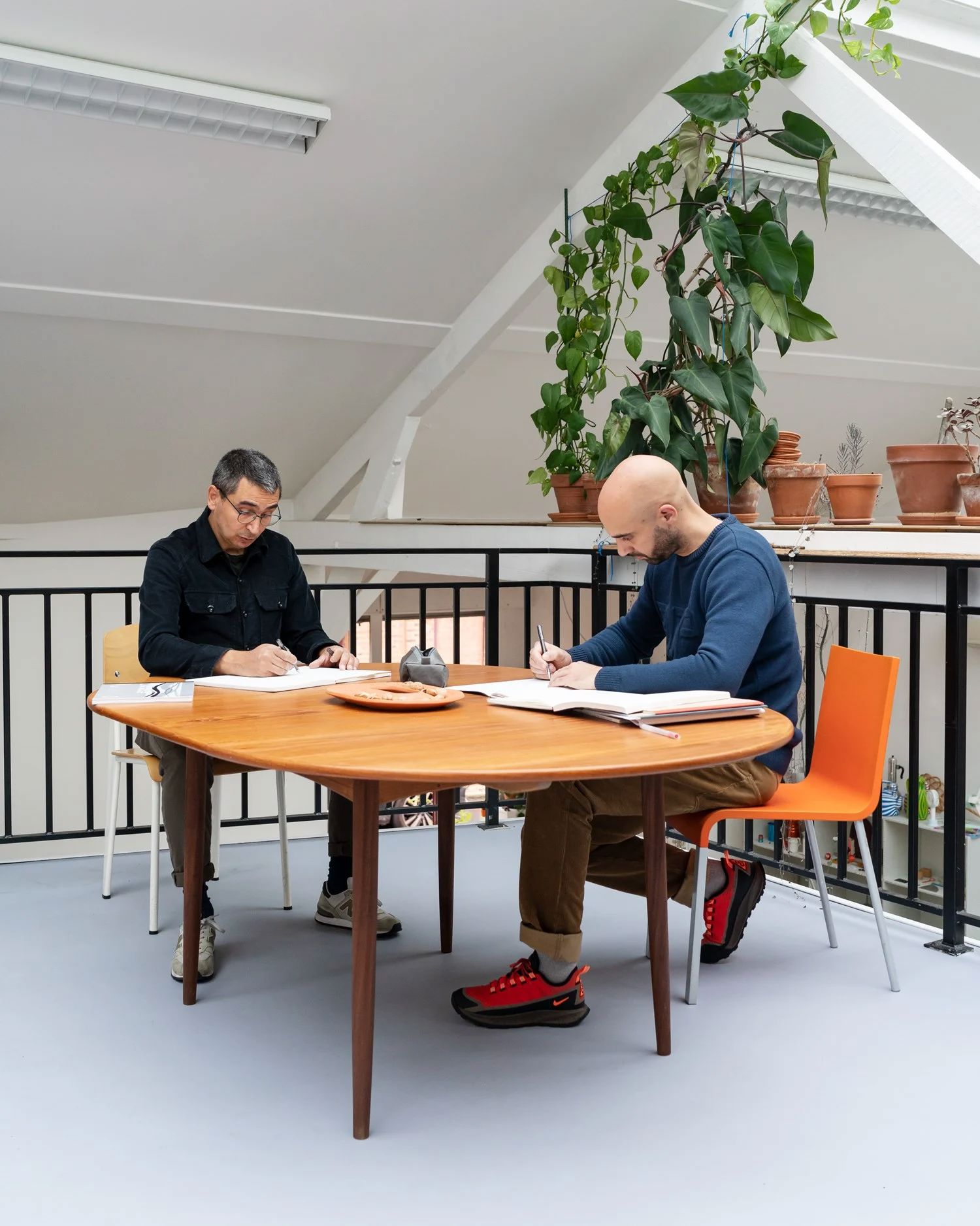 /cdn-cgi/image/width=1500,quality=85,format=auto/globalassets/content-media/images/stories/elevating-the-everyday-object-flow-trolley/normal-studio-flow-trolley-story-muuto-hi-res-9-article-tile-image_optimized.jpg