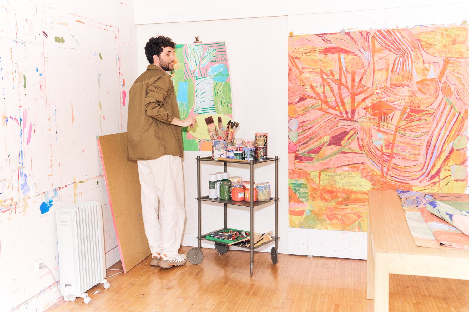 /cdn-cgi/image/width=1500,quality=85,format=auto/globalassets/content-media/images/stories/home-stories/inside-with---geoffroy/geoffroy-x-muuto0371_selection-finale.jpg