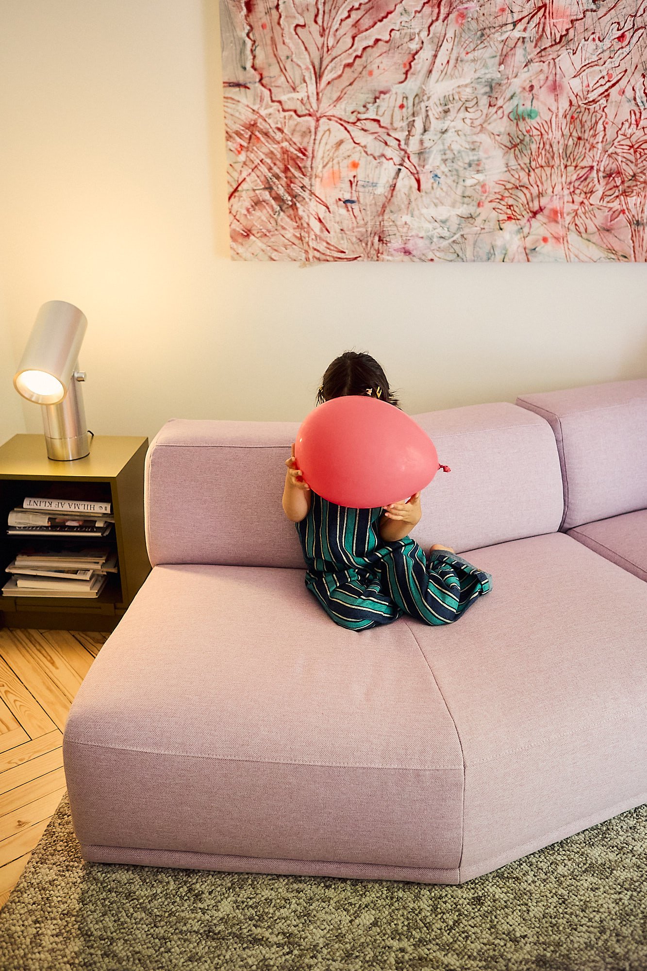 /cdn-cgi/image/width=1500,quality=85,format=auto/globalassets/content-media/images/stories/home-stories/sofa-story---natalia-swarz/muuto_natalia_swarz_-29.jpg