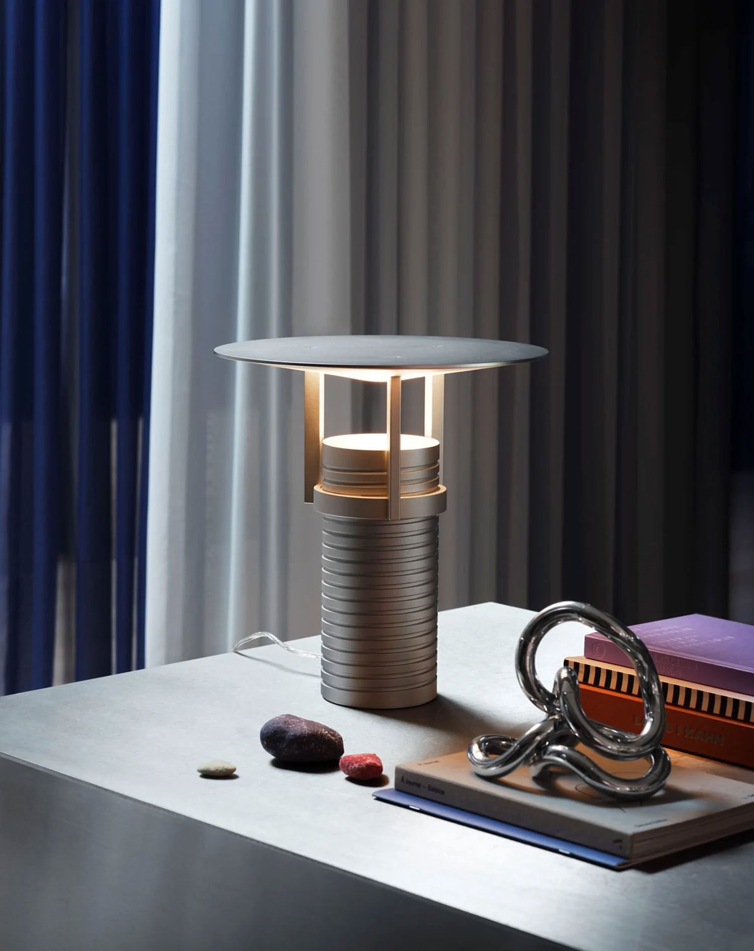 /cdn-cgi/image/width=1500,quality=85,format=auto/globalassets/content-media/images/stories/shaping-ideas-exhibition/set-lamp-muuto-low-res_optimized.jpg