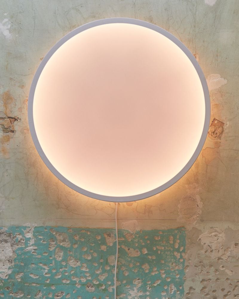 /cdn-cgi/image/width=1500,quality=85,format=auto/globalassets/content-media/lighting-guide/light-up-the-interior/calm-wall-lamp_2318.jpg