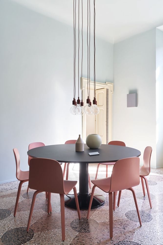 /cdn-cgi/image/width=1500,quality=85,format=auto/globalassets/content-media/lighting-guide/light-up-the-interior/muuto-milan-desgin-week-2023-med-res-4.jpg