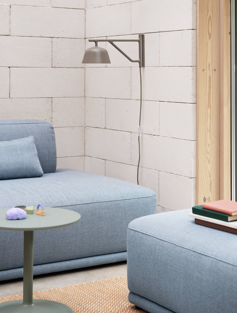 /cdn-cgi/image/width=1500,quality=85,format=auto/globalassets/content-media/lighting-guide/wall-lamps/connect-soft-module-d-i-cushion-rewool-718-soft-side-dusty-green-ambit-wall-taupe-ply-rug-burnt-orange-muuto-org.png