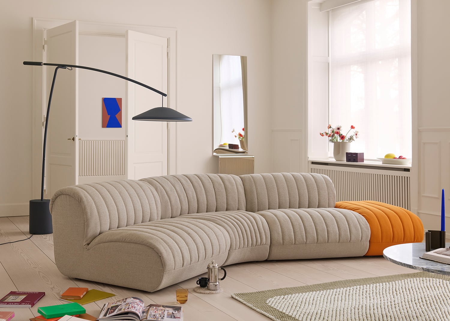 /globalassets/content-media/images/01.-lifestyle-images/september-26/coltre-3-seater-config-3-ecriture-240-ottoman-hallingdal-65-547-contra-pebble-brown-green-pleat-mirror-low-res.jpg?revision=639165878350000000