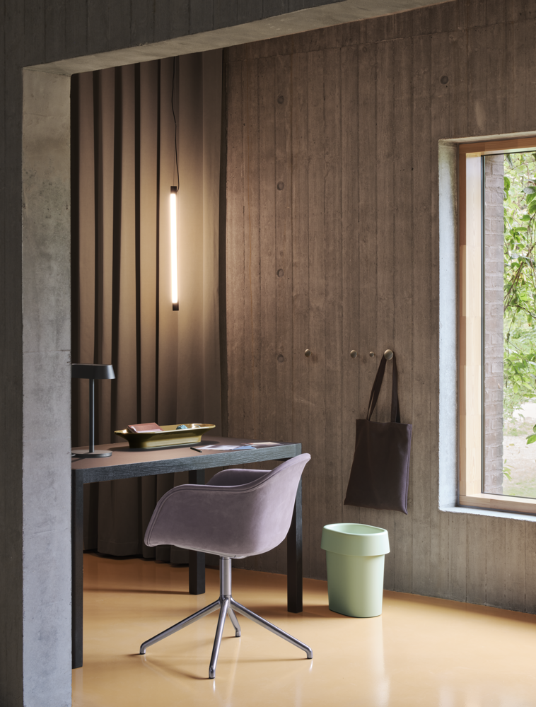 /globalassets/content-media/images/accessories/storage/fine-suspension-lamp-60-black-fiber-armchair-allure-leather-lavender-workshop-table-130-black-reduce-light-green-mere-bowl-muuto-org.png?revision=639075191080000000