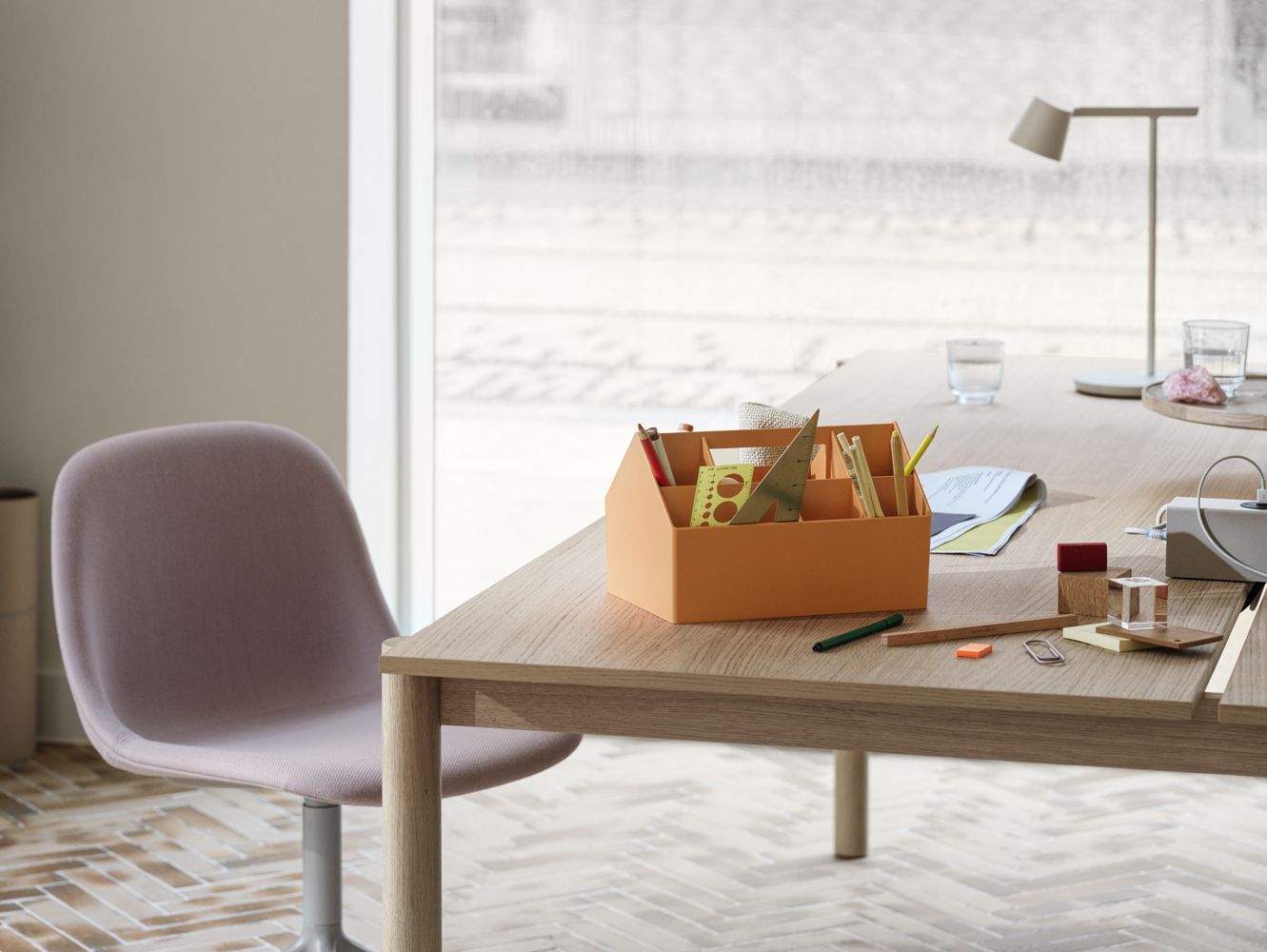 fiber-side-chair-swivel-base-twill-weave-620-linear-system-table-oak-sketch-toolbox-burnt-orange-tip-table-lamp-wide-org.png