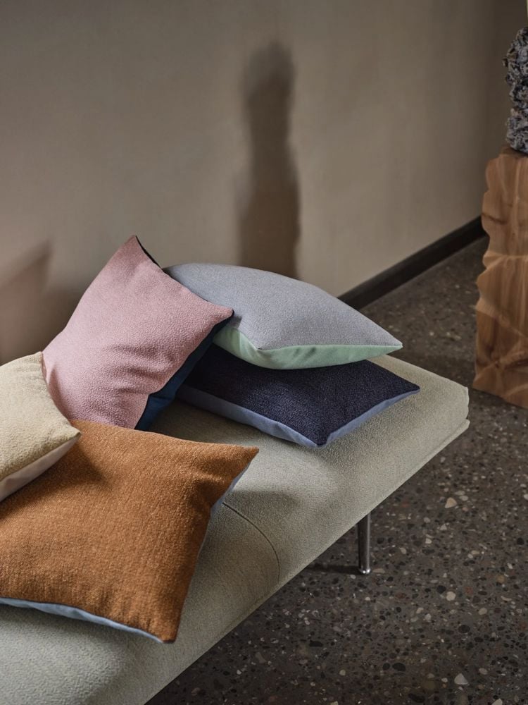mingle cushion outline daybed ecriture 910 polished alu muuto org