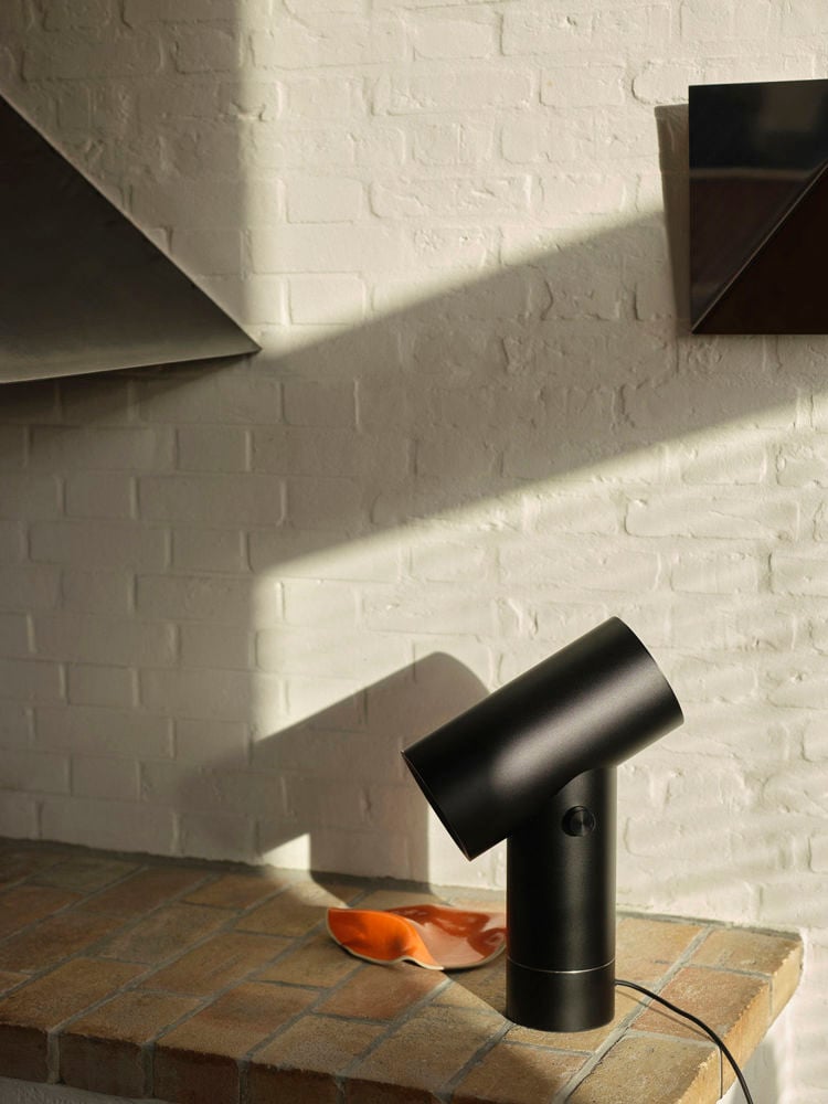 beam table lamp 45 black gaze mirror 30x25 low res