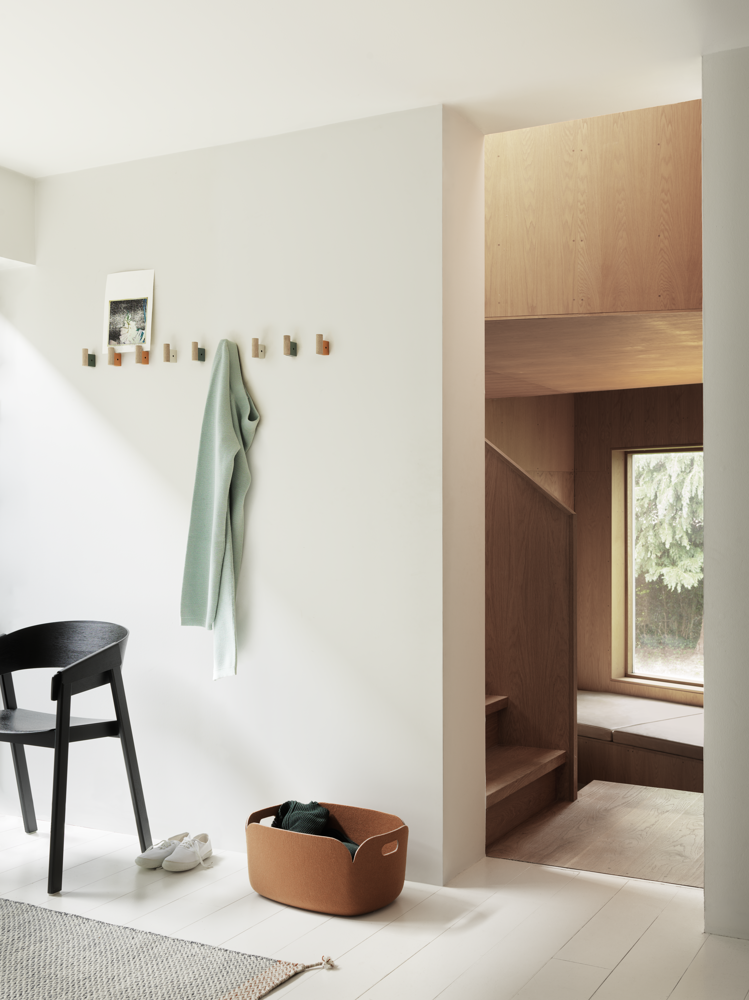attach-coat-hook-cover-chair-restore-ply-rug-muuto-org_v2