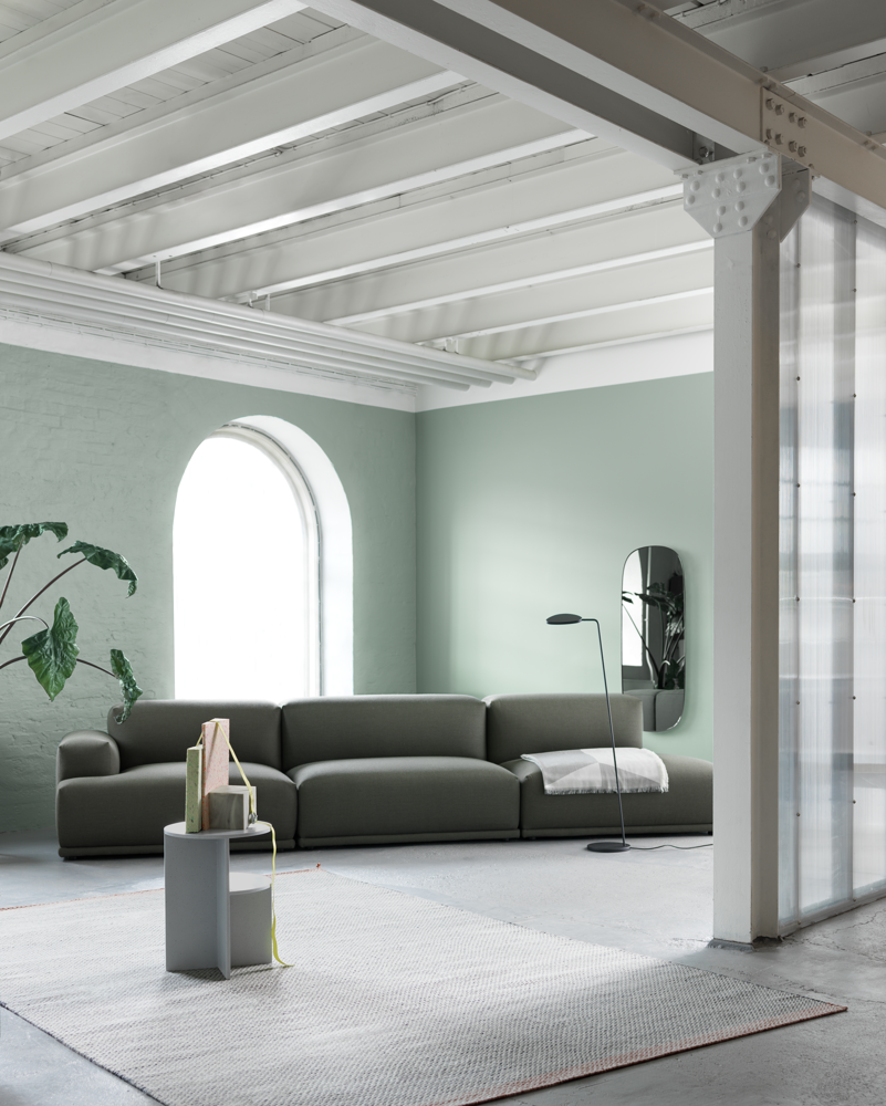 /globalassets/content-media/images/pdp/in-situ/connect-sofa-fiord-961-halves-ply-leaf-floor-lamp-framed-mirror-org.png?revision=639102249960000000