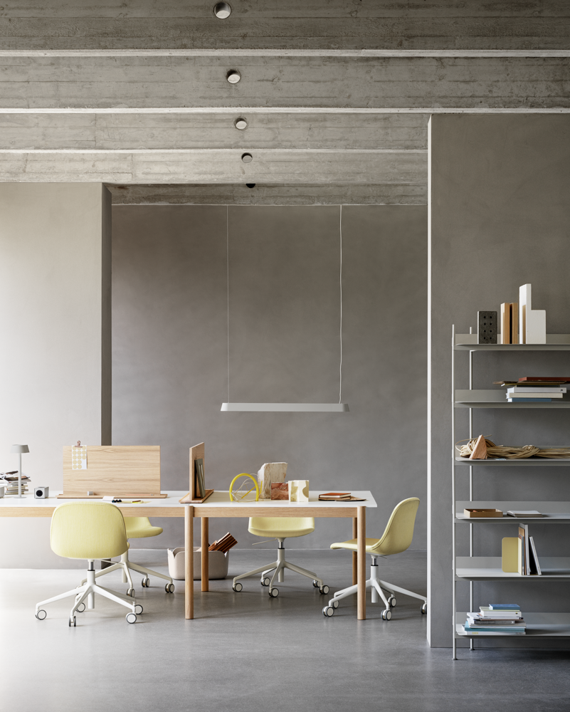 linear-system-modular-table-config-1-white-laminate-oak-fiber-side-swivel-castors-balder-432-linear-lamp-screens-compile-v2-muuto-org-article-tile-image