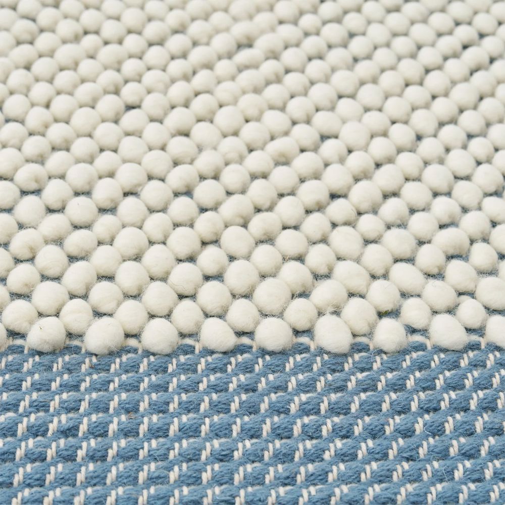 pebble-rug-pale-blue-detail-muuto-hi-res