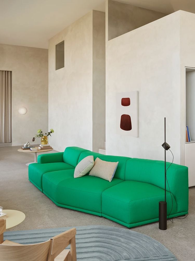 /globalassets/content-media/images/plp/sofas/modular-sofas/connect-soft-j-k-a-vidar-932-post-floor-mingle-soft-coffee-relevo-cover-lounge-low-res.jpg?revision=639077186180000000
