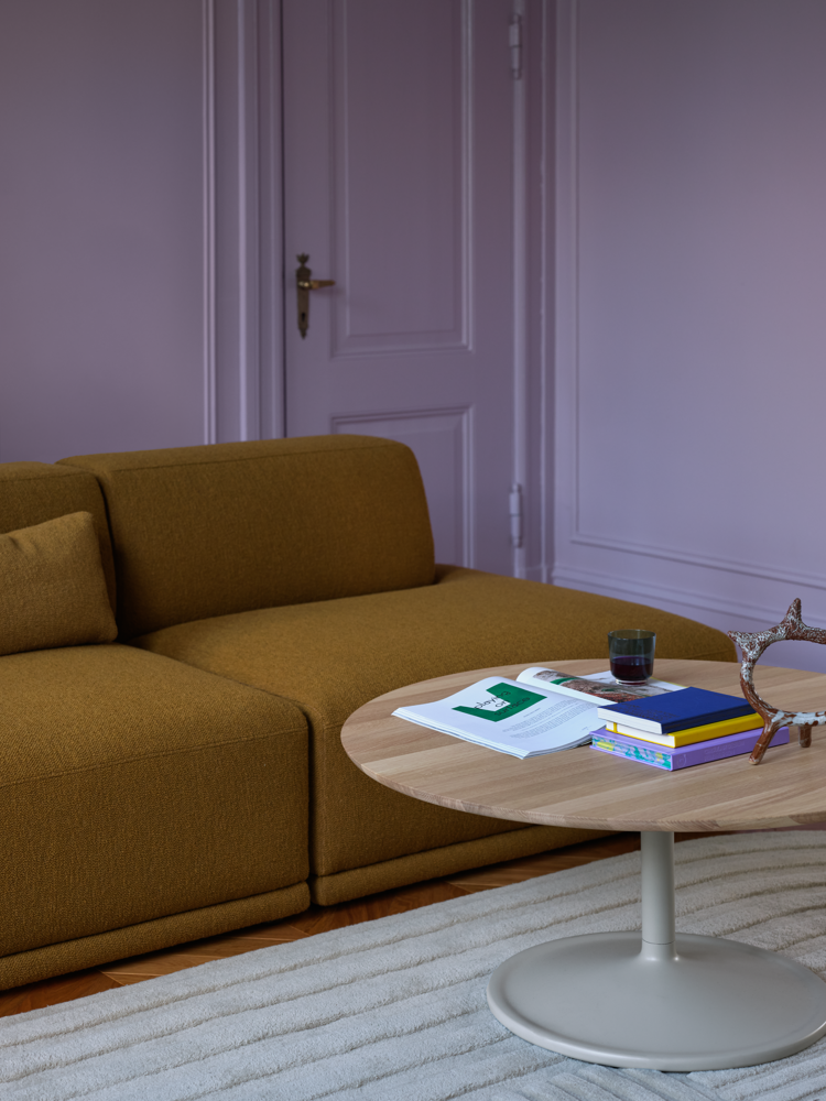 /globalassets/content-media/images/sofa-experience/connect-soft/connect-soft-hearth-008-soft-coffee-95-h42-oak-grey-relevo-off-white-raise-muuto-org.png?revision=639091001170000000