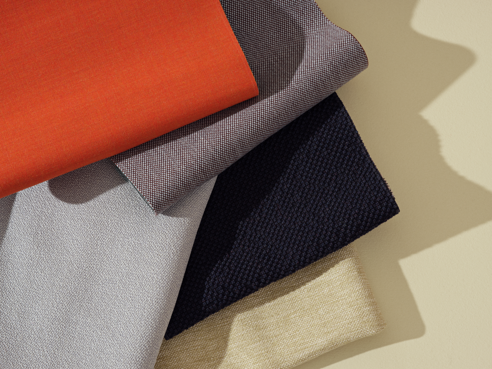 /globalassets/content-media/images/sofa-experience/steelcut-remix-vidar-colline-clay-textiles-sustainability-wide-muuto.png?revision=639090018780000000