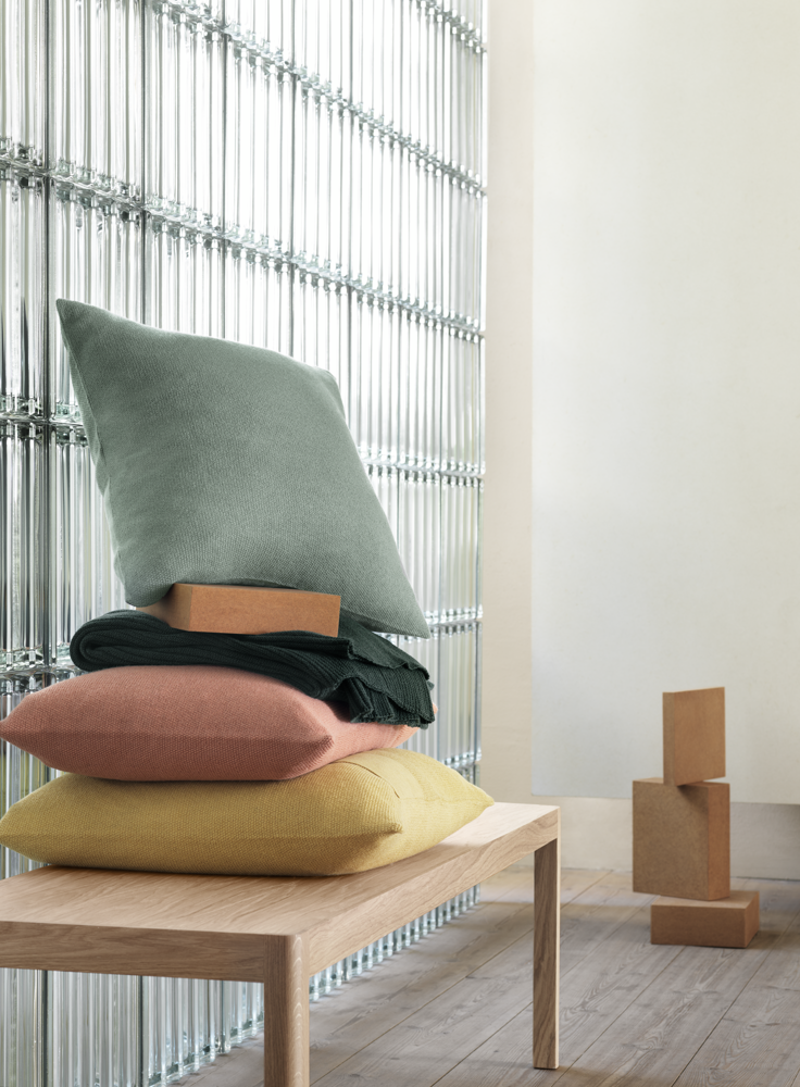/globalassets/content-media/images/stories/aiayu/layer-cushion-sage-green-dusty-rose-yellow-rhythm-throw-dark-green-workshop-coffee-table-muuto-org.png?revision=639062323600000000